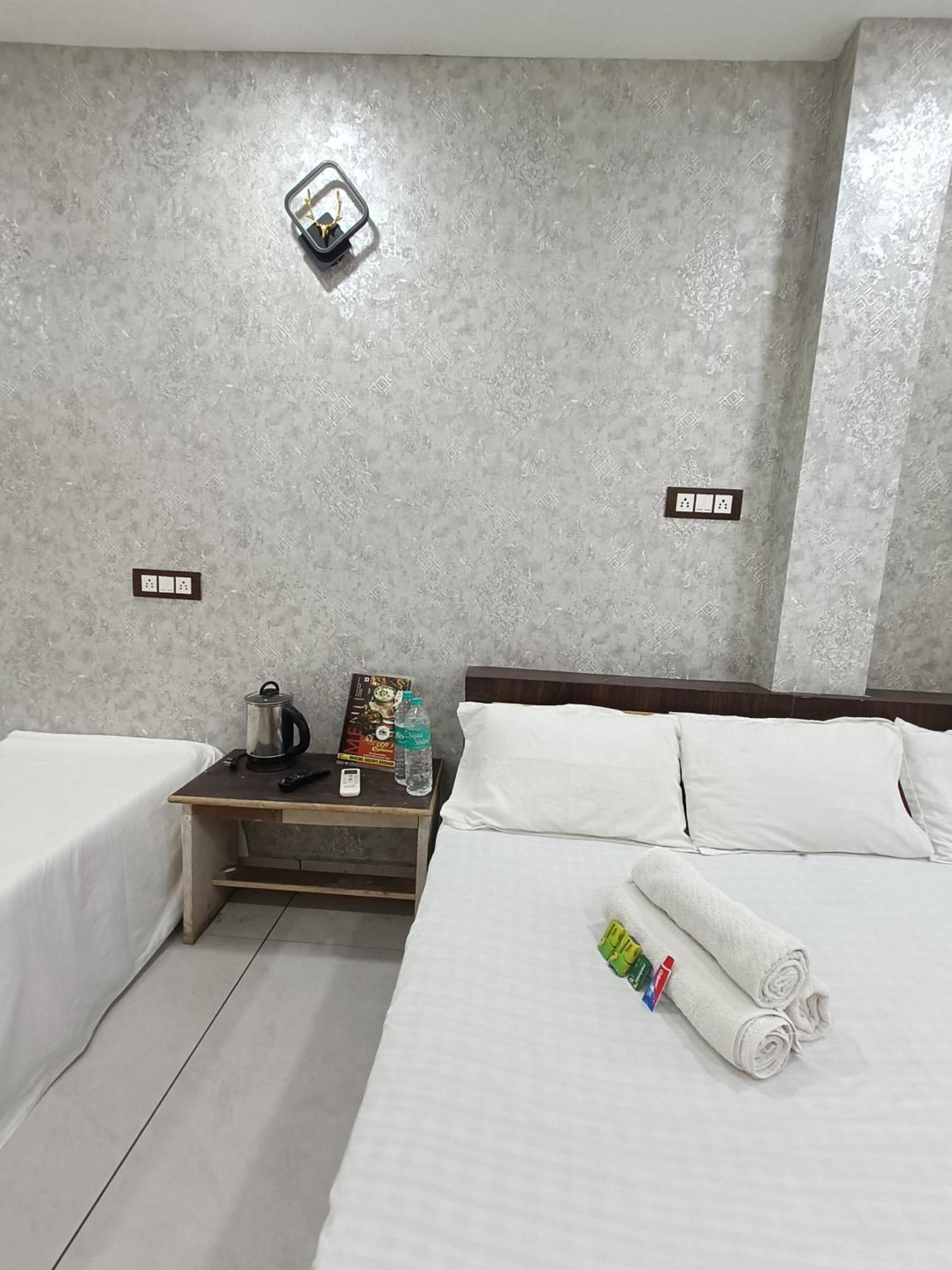 Ginger Hotels Ujjain Tower Kshipra Inn-Family Stay Airconditioned Hotel Εξωτερικό φωτογραφία